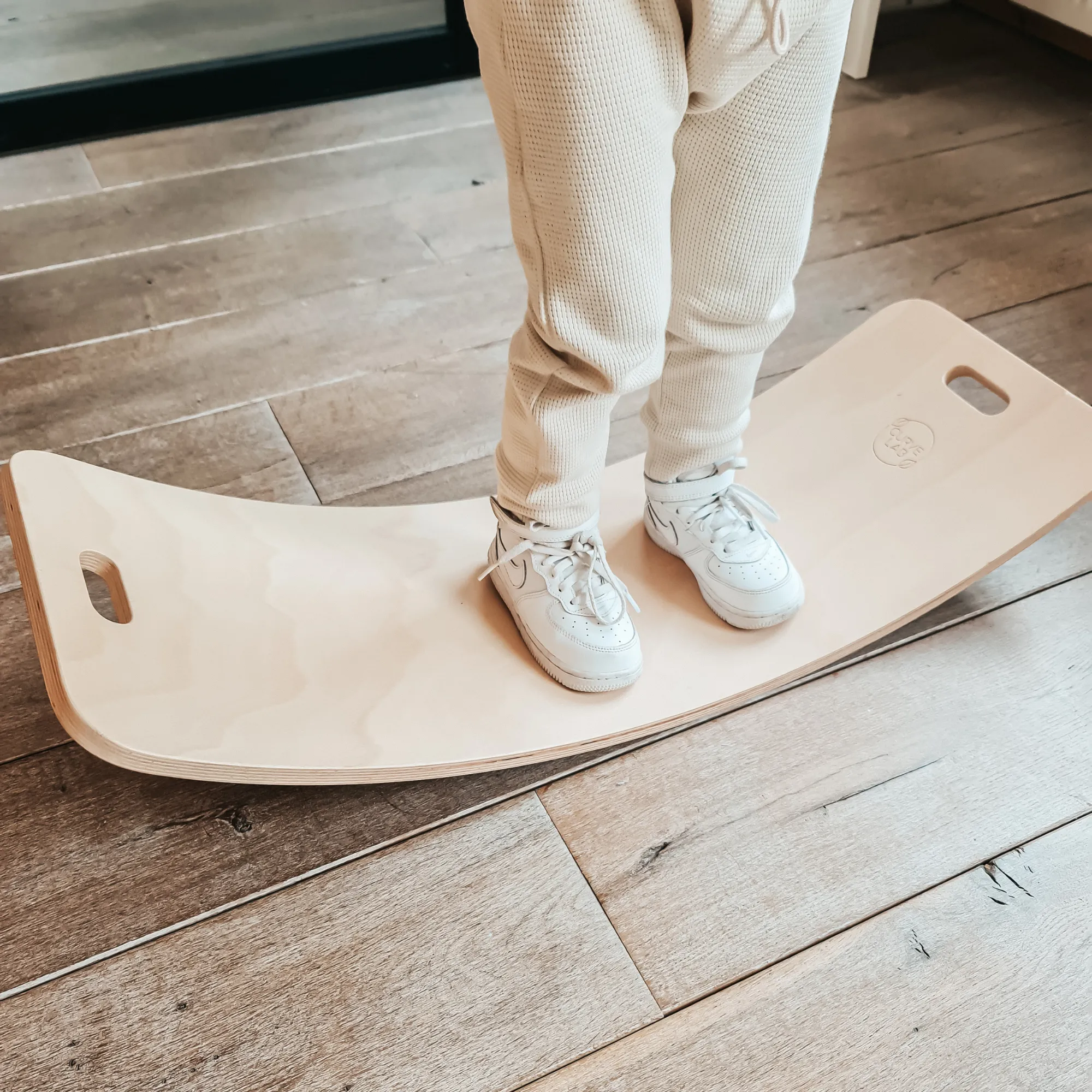 Balance Board aus Holz für Kinder, 780x280mm, bis 160kg, ab 1,5 Jahren, leicht & langlebig