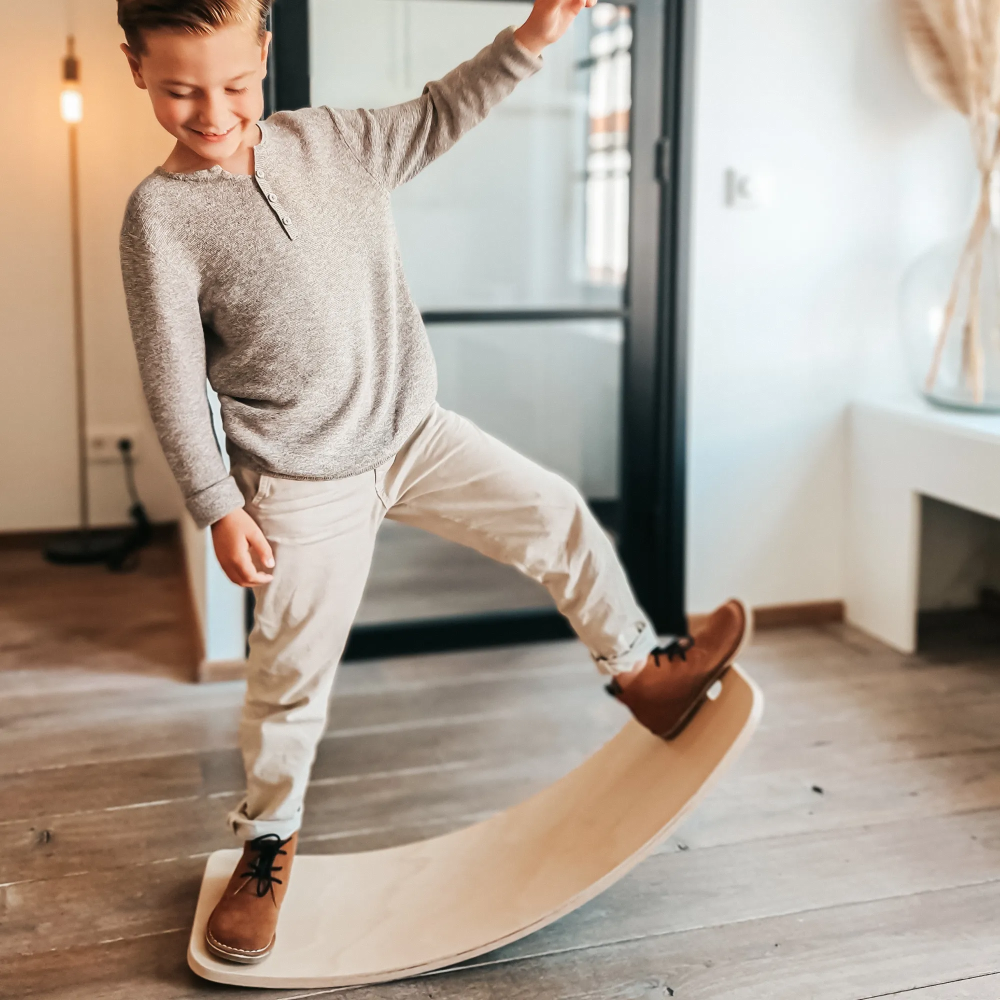 Balance Board aus Holz für Kinder, 780x280mm, bis 160kg, ab 1,5 Jahren, leicht & langlebig