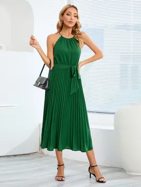 Halter Neckline Sleeveless Pleated Skirt Solid Color Boho Dress