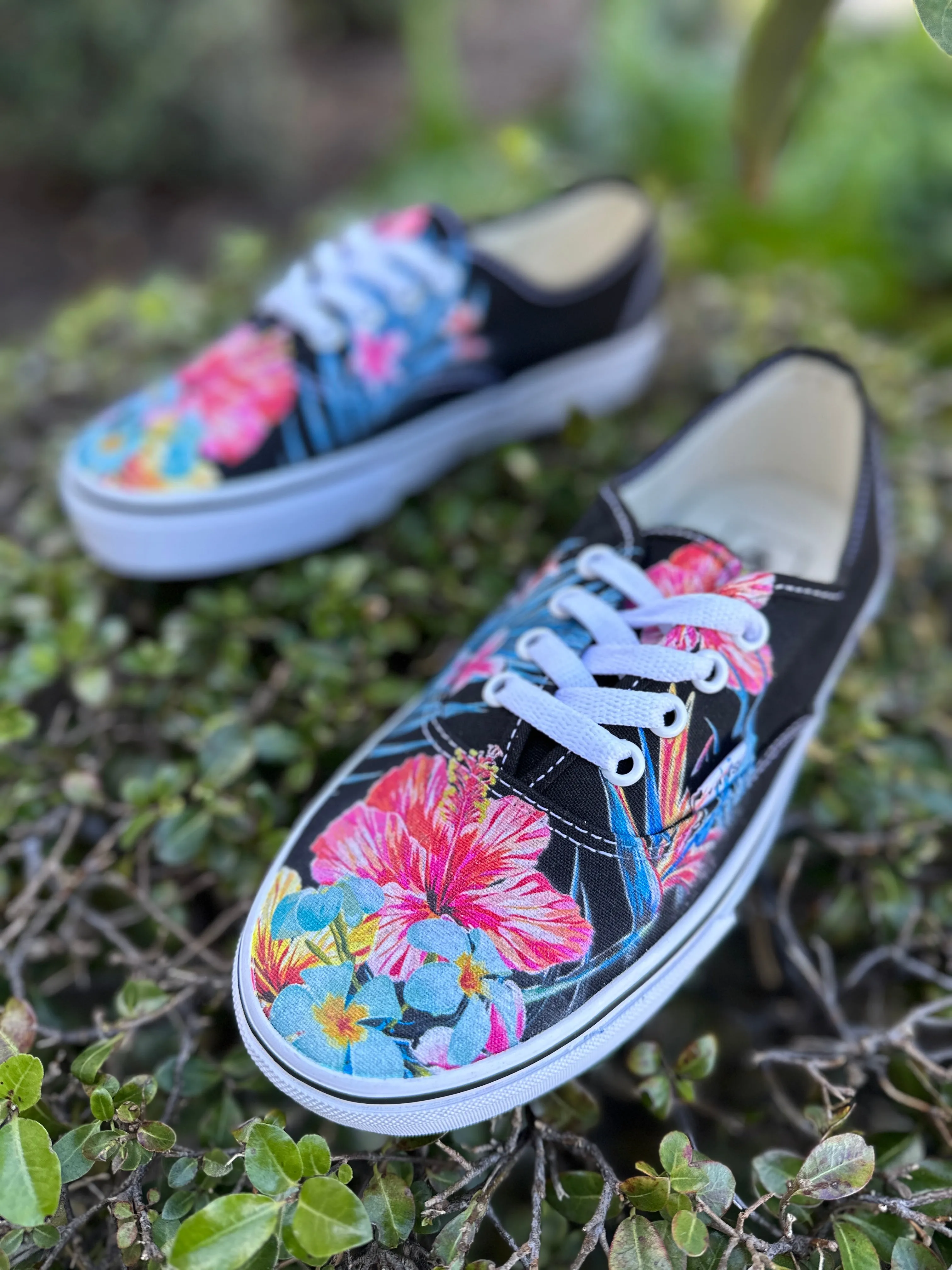 Tropical Floral Black/White Vans Authentic Lace Up Shoes