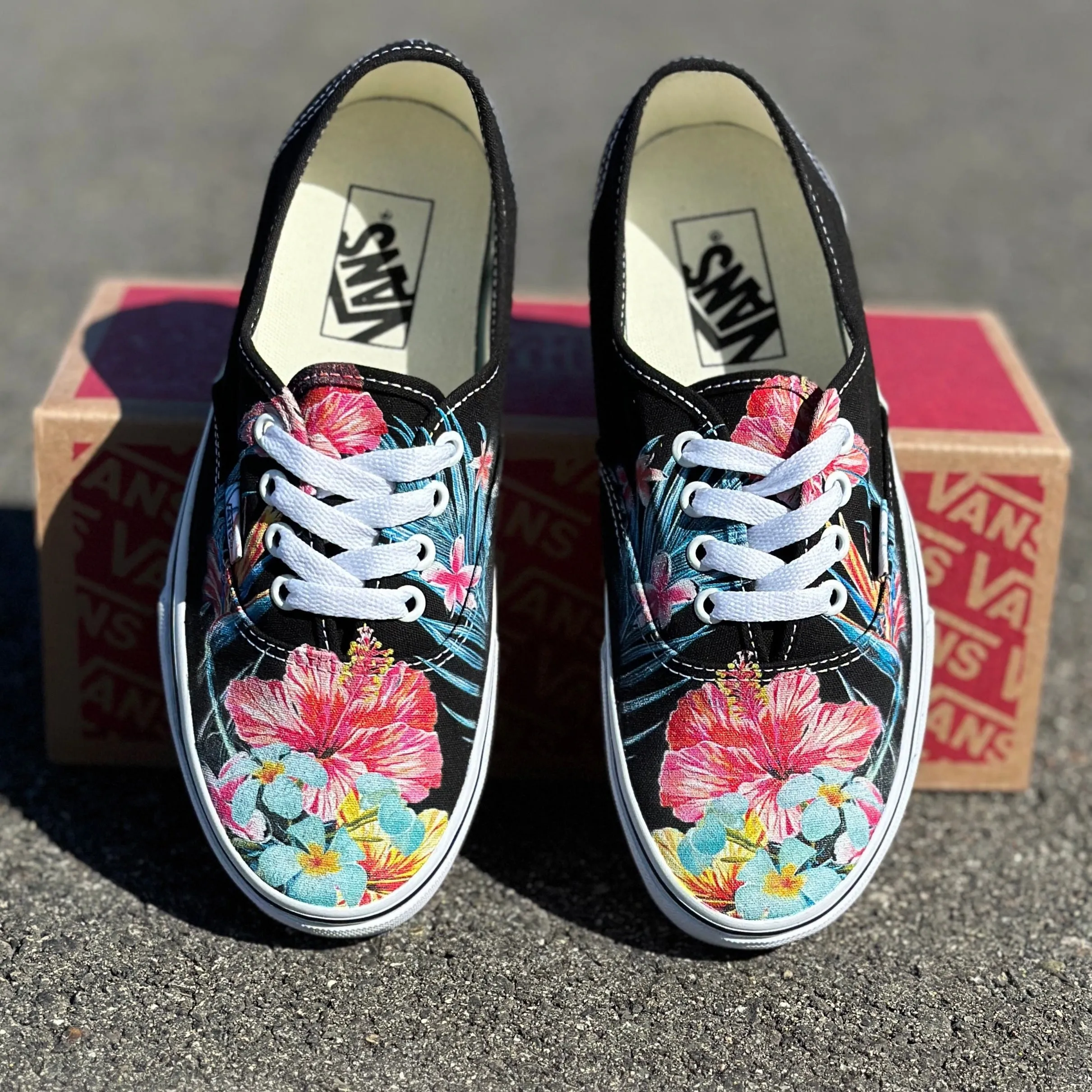 Tropical Floral Black/White Vans Authentic Lace Up Shoes