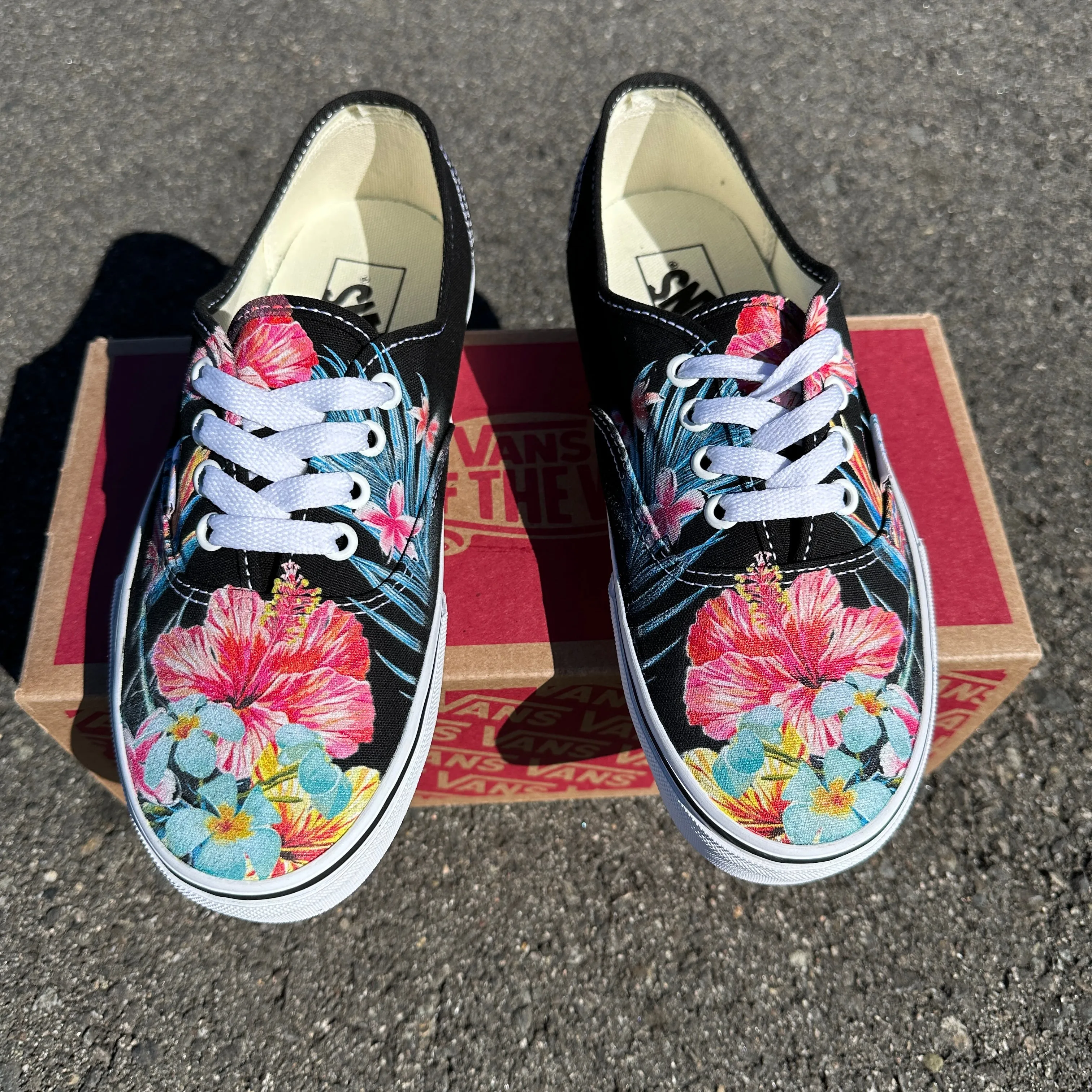 Tropical Floral Black/White Vans Authentic Lace Up Shoes